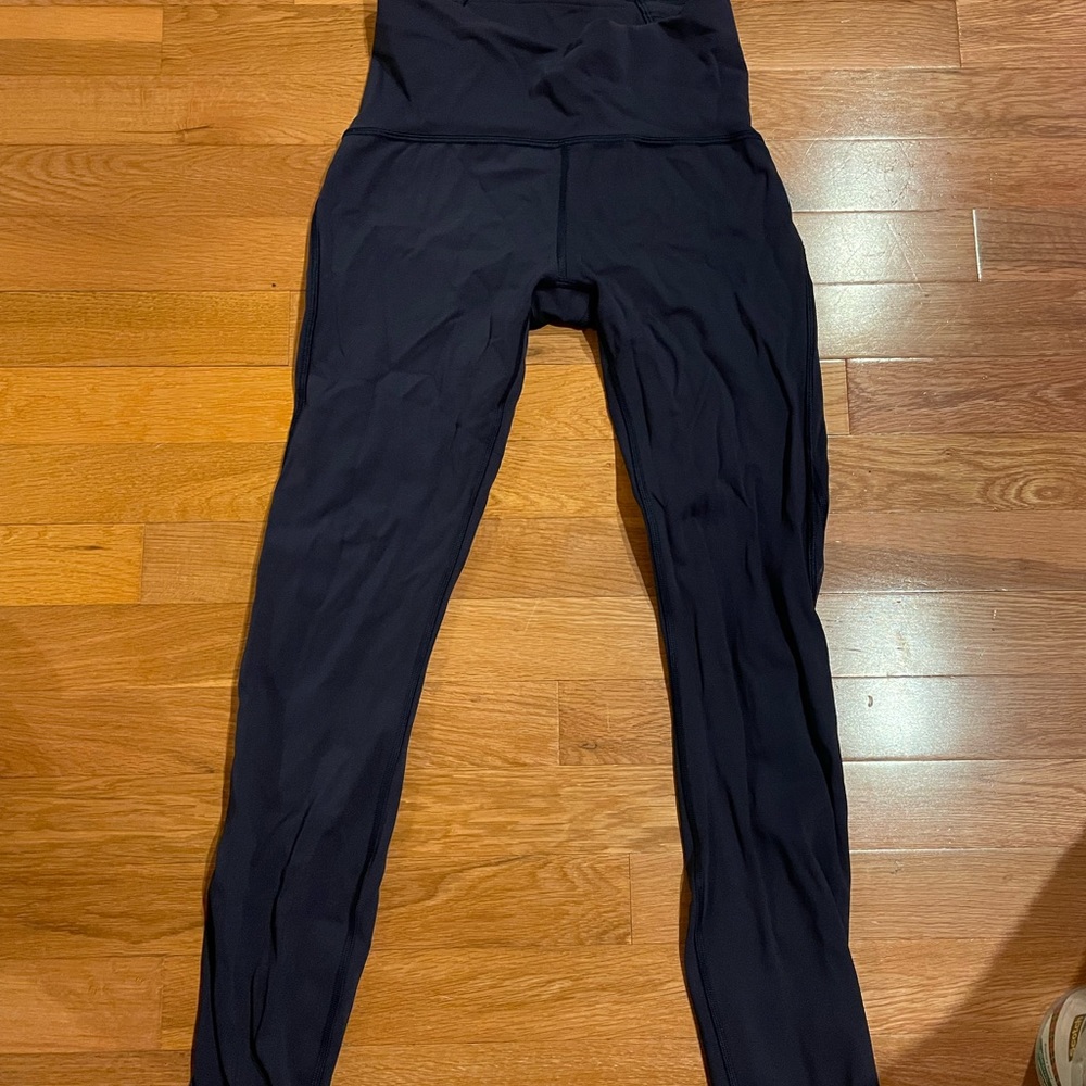 Womens Lululemon navy leggings